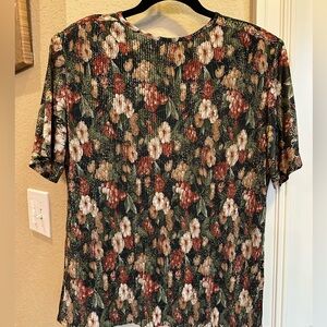 Vintage Notations Floral Short Sleeve Top